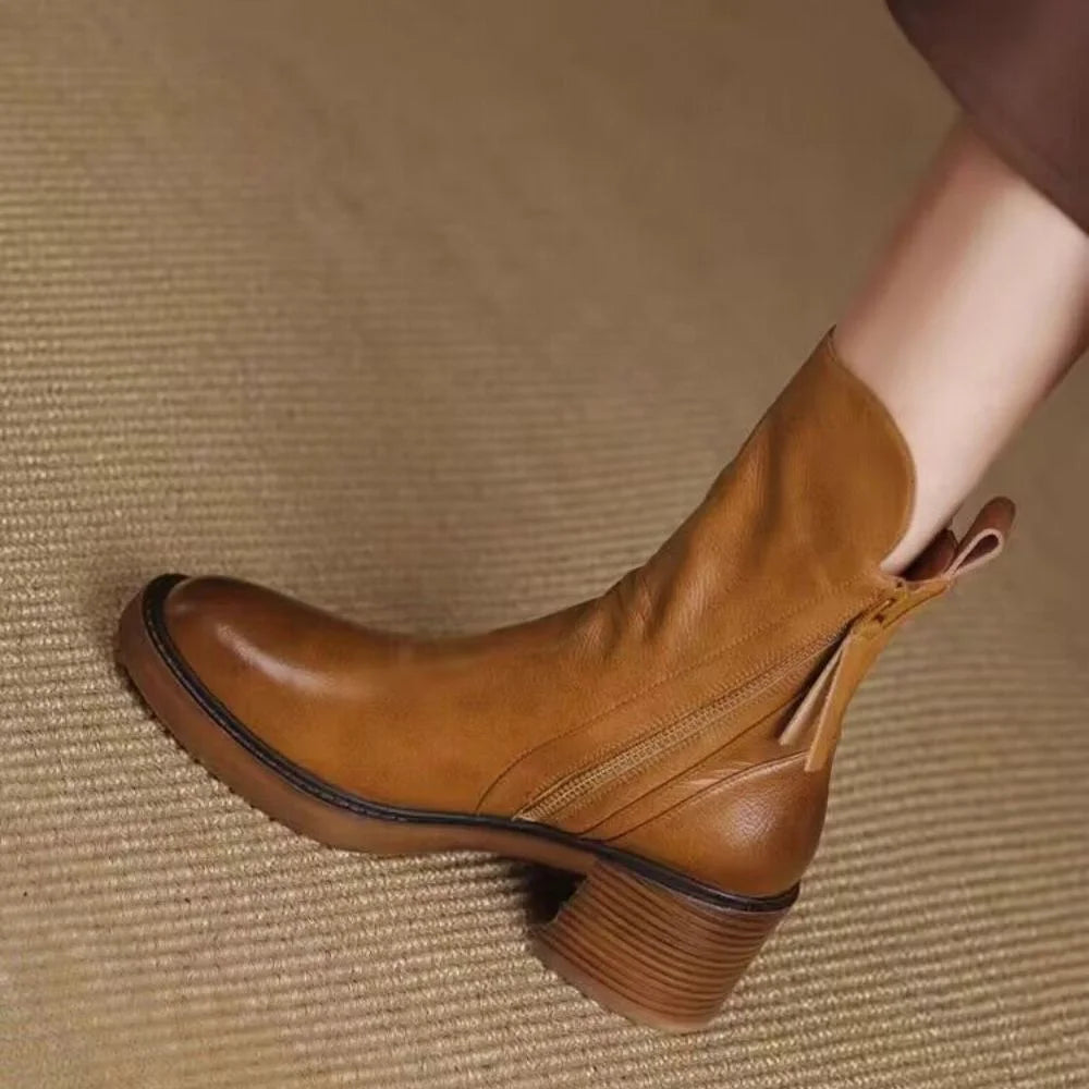 Bottines Talon British chic : hauteur stylée et confort assuré